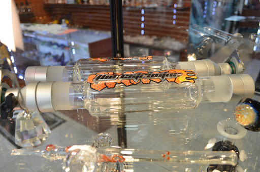 Tobacco Shop «American Smoke & Vape», reviews and photos, 217 E Army Trail Rd, Glendale Heights, IL 60139, USA