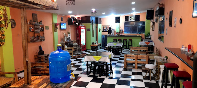 Opiniones de Cevichochos el dolarazo "Doña Ercita" en Riobamba - Pub