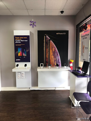 Cell Phone Store «MetroPCS», reviews and photos, 722 Collins Hill Rd, Lawrenceville, GA 30046, USA