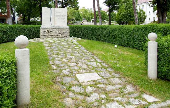 Értékelések erről a helyről: Antall emlékmű, Balatonfüred - Parkoló