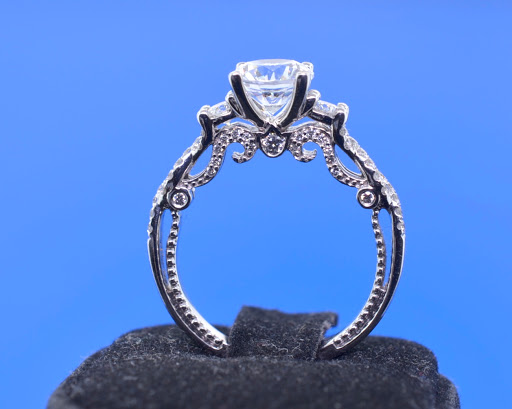 Pawn Shop «Uptown Pawn», reviews and photos, 301 W Lake St, Minneapolis, MN 55408, USA