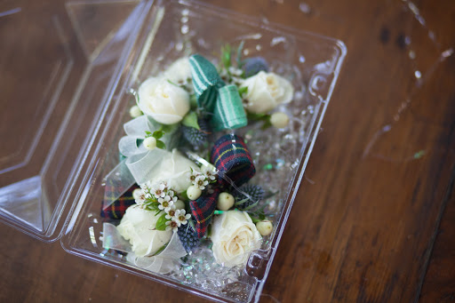 Florist «Dixon Florist & Gift Shop», reviews and photos, 150 E A St, Dixon, CA 95620, USA