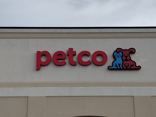 Pet Supply Store «Petco Animal Supplies», reviews and photos, 1309 W Main Rd, Middletown, RI 02842, USA