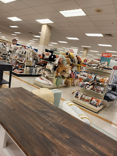 Shopping Mall «Lehigh Shopping Center», reviews and photos, W Union Blvd, Bethlehem, PA 18018, USA