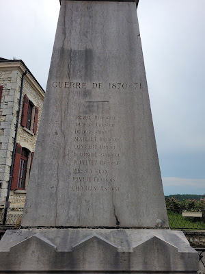 Monument aux Morts de Saint-Victor-de-Morestel à Saint-Victor-de-Morestel