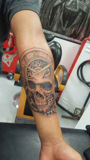 Tattoo Shop «Symbolic Tattoo», reviews and photos, 551 W Douglas Ave, Wichita, KS 67201, USA