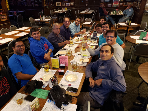 Restaurant «Stadium Sports Club & Pizza», reviews and photos, 4015 W Algonquin Rd, Rolling Meadows, IL 60008, USA