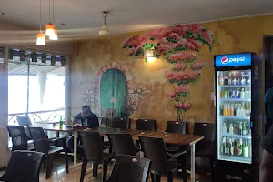 Aapa's Bar & Restaurant image