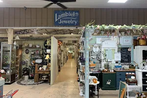 Piney River Antique Mall image