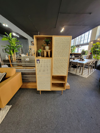 Furniture Store «What’s New? Furniture», reviews and photos, 439 SE Grand Ave, Portland, OR 97214, USA