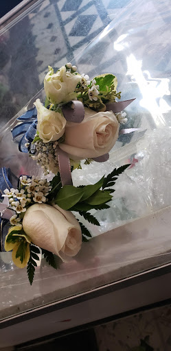 Florist «State Street Flowers & More», reviews and photos, 8401 State St, South Gate, CA 90280, USA