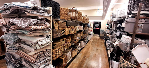 Department Store «HomeGoods», reviews and photos, 5530 Reseda Blvd, Tarzana, CA 91356, USA