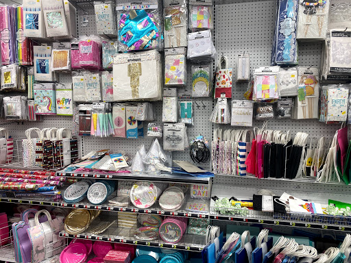 Variety Store «Five Below», reviews and photos, 1255 Raritan Rd, Clark, NJ 07066, USA