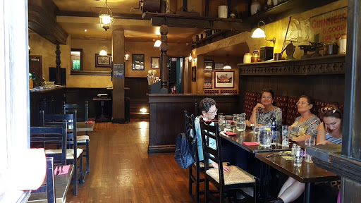 Cruises Bar & Restaurant