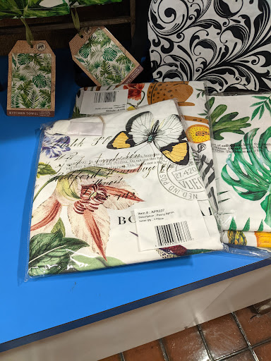 Gift Shop «Blue Diamond Nut & Gift Shop», reviews and photos, 4800 Sisk Rd, Modesto, CA 95356, USA