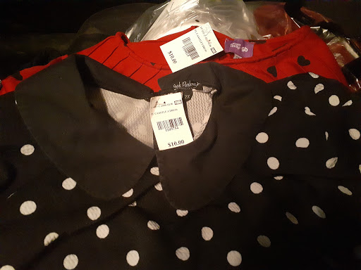 Discount Store «Discount Fashion Warehouse Dublin», reviews and photos, 6599 Dublin Center Dr, Dublin, OH 43017, USA