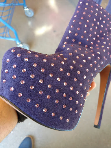 Thrift Store «Dysart Goodwill Retail Store & Donation Center», reviews and photos, 5116 N Dysart Rd, Litchfield Park, AZ 85340, USA