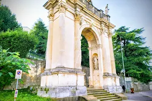 Arch Of The Little Stairs image