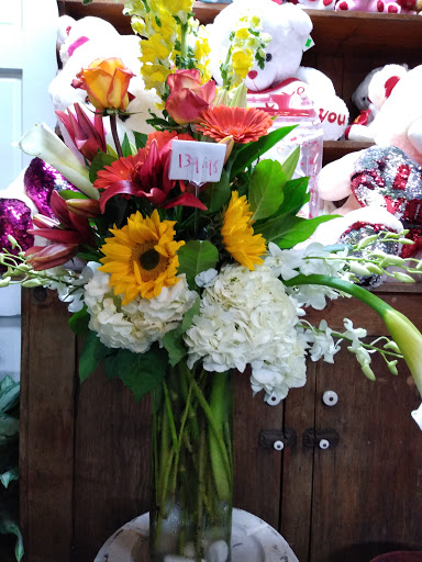 Florist «Tanglewood Flowers & Garden», reviews and photos, 5518 Dolores St, Houston, TX 77056, USA