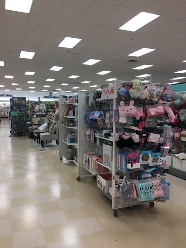 Department Store «Marshalls», reviews and photos, 5720 Lakewood Towne Center Blvd SW, Lakewood, WA 98499, USA