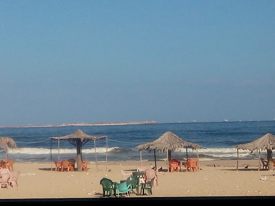 El Nakheel Free Beach
