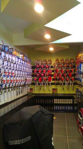 Sportswear Store «Xisle Sports», reviews and photos, 1118 S La Cienega Blvd, Los Angeles, CA 90035, USA