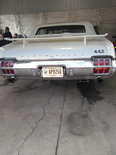 Auto Body Shop «Reynolds Body Shop, L.L.C.», reviews and photos, 4325 W Washington St, Indianapolis, IN 46241, USA