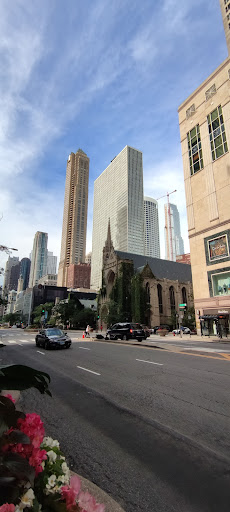 Shopping Mall «900 North Michigan Shops», reviews and photos, 900 N Michigan Ave, Chicago, IL 60611, USA