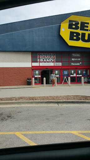 Electronics Store «Best Buy», reviews and photos, 4610 S 76th St, Greenfield, WI 53220, USA