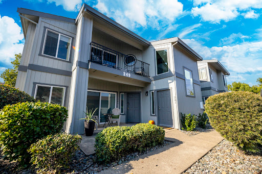 Real Estate Agency «Re/Max Town & Country», reviews and photos