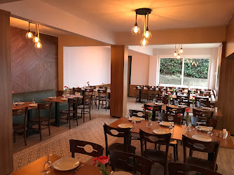 Tarihi Izzet Baba Restaurant