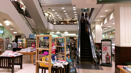 Book Store «Barnes & Noble», reviews and photos, 210 Americana Way, Glendale, CA 91210, USA