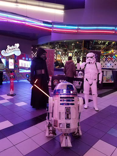 Movie Theater «Regal Cinemas Henrietta 18», reviews and photos, 525 Marketplace Dr, Rochester, NY 14623, USA