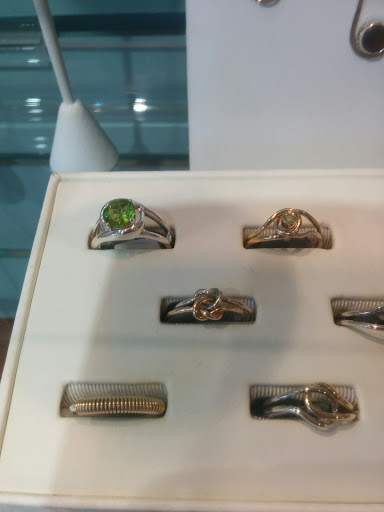 Jewelry Store «What On Earth», reviews and photos, 1727 W Lane Ave, Columbus, OH 43221, USA