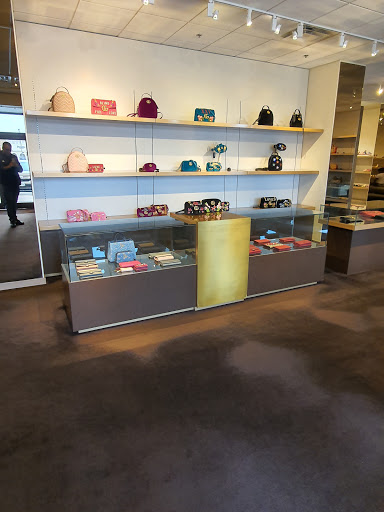 Boutique «Gucci Outlet», reviews and photos, 3939 S Interstate Hwy 35 #1050, San Marcos, TX 78666, USA