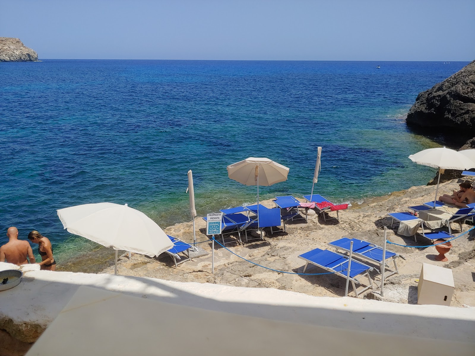Foto di Cala Creta con micro baie