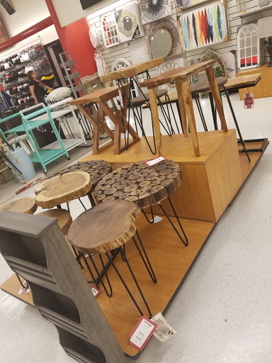 Department Store «T.J. Maxx», reviews and photos, 239 Memorial Ave, West Springfield, MA 01089, USA