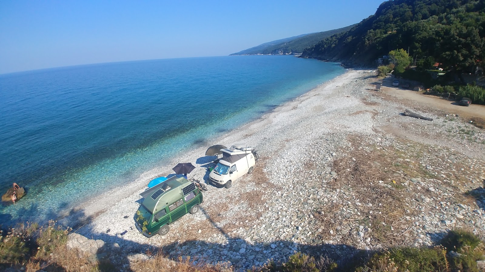 Foto av Agios Ioannis beach beläget i naturområde