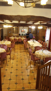 Atmosphère du Restaurant Auberge de la Vieille Ferme à Le Meux - n°9