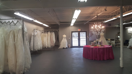 Bridal Shop «Divas Closet Bridal Boutique», reviews and photos, 1034 Merriam Ln, Kansas City, KS 66103, USA