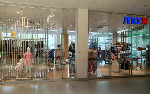 Michenzani Mall image