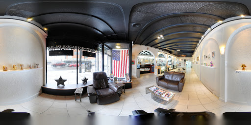 Tattoo Shop «Royal Flesh Tattoo and Piercing», reviews and photos, 4005 N Broadway St, Chicago, IL 60613, USA