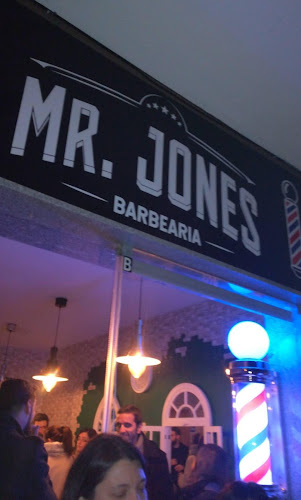 Mr. Jones - Barbearia - Vila Nova de Gaia