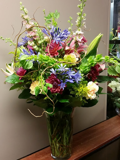 Florist «Country Village Florist and Gifts, Inc.», reviews and photos, 212 E Main St, East Islip, NY 11730, USA