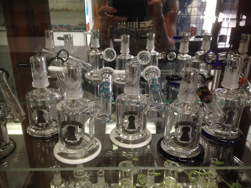 Glass Blower «ZZYZX Smoke Shop», reviews and photos, 2127 Pickwick Dr, Camarillo, CA 93010, USA