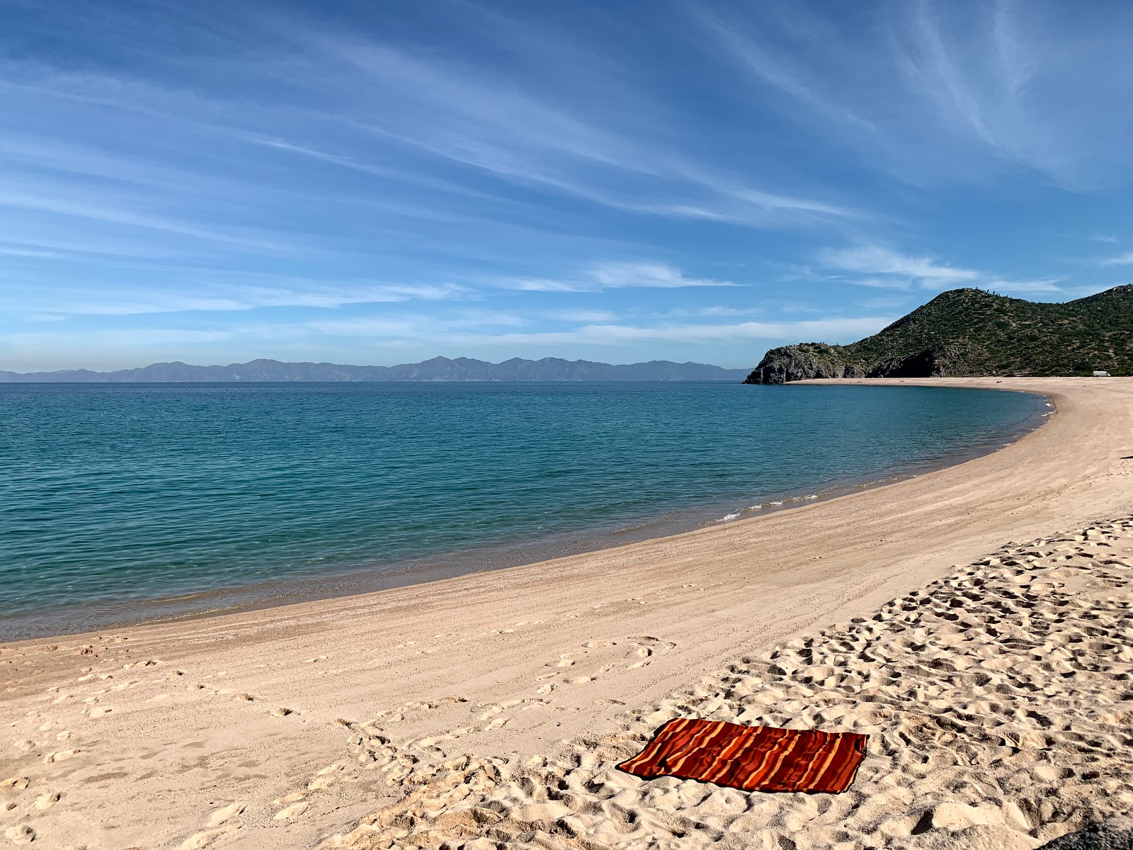 Fotografija Playa Muertitos z svetla lupina pesek površino