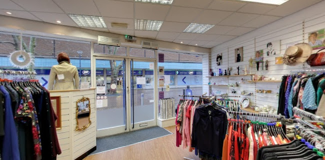 Comments and reviews of Woking Hospice Shop