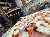 Pizza du Pizzeria C PIZZA AU FEU DE BOIS Beauvais - n°2