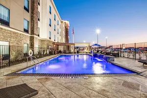 Hampton Inn & Suites Dallas/Ft. Worth Airport South image
