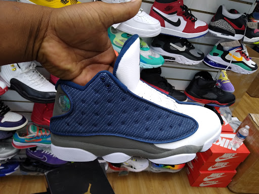 Discount Store «Greenbriar Discount Mall», reviews and photos, 2975 Headland Dr SW, Atlanta, GA 30311, USA